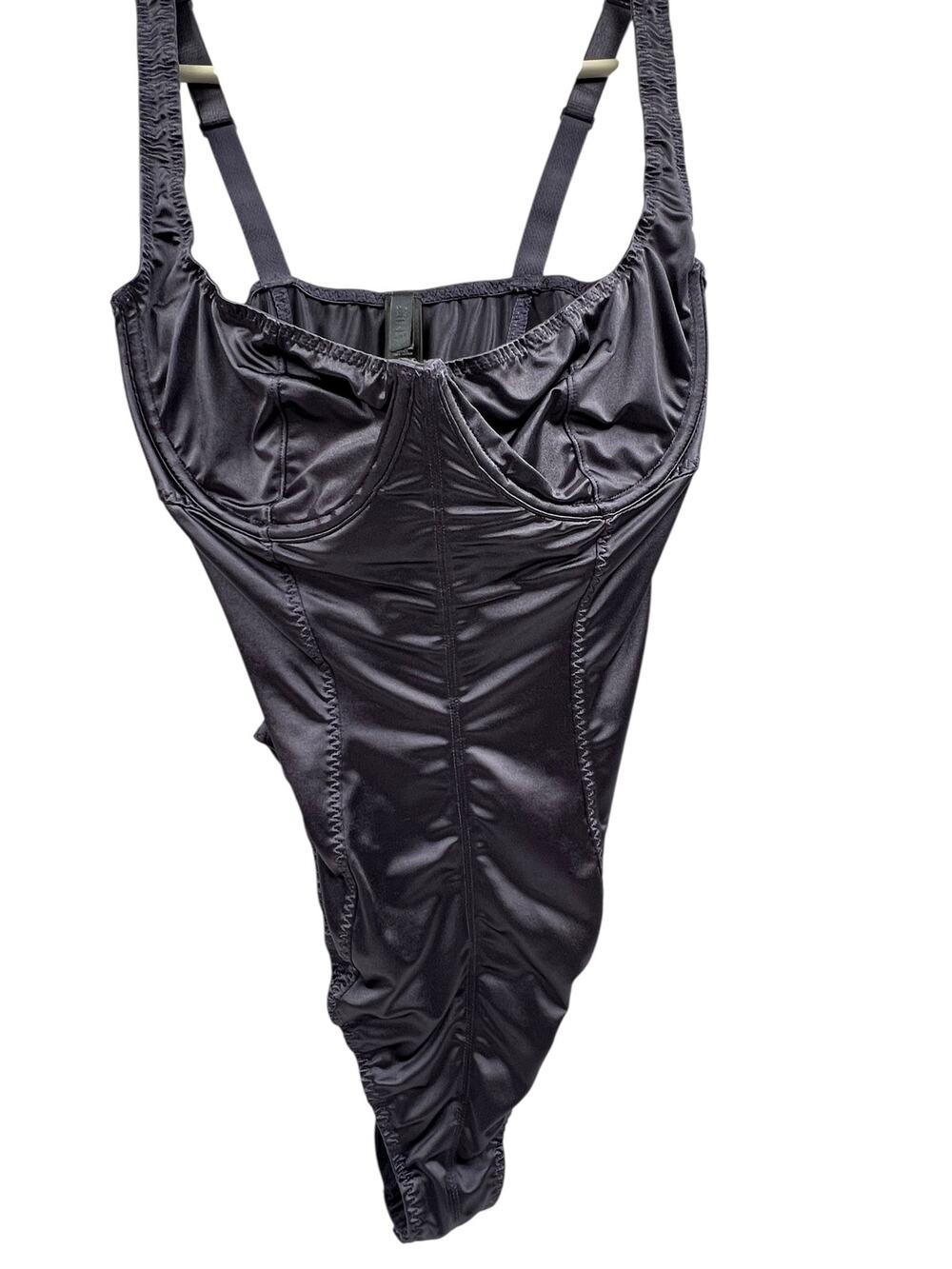 SKIMS - Stretch Satin Underwire Thong Bodysuit in Onyx